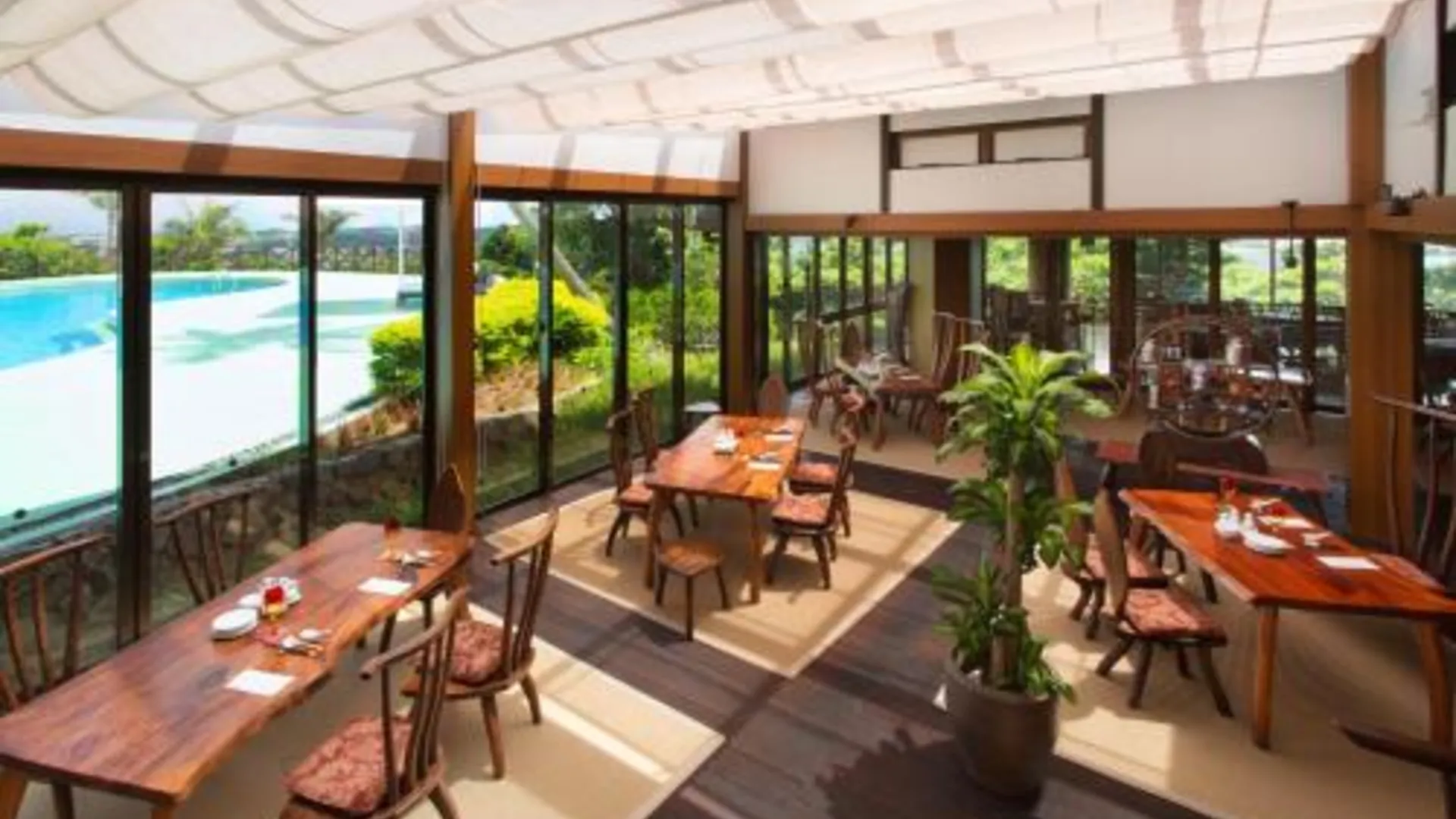 오키나와 본섬 코코 가든 리조트 오키나와 4성급 호텔 수영장