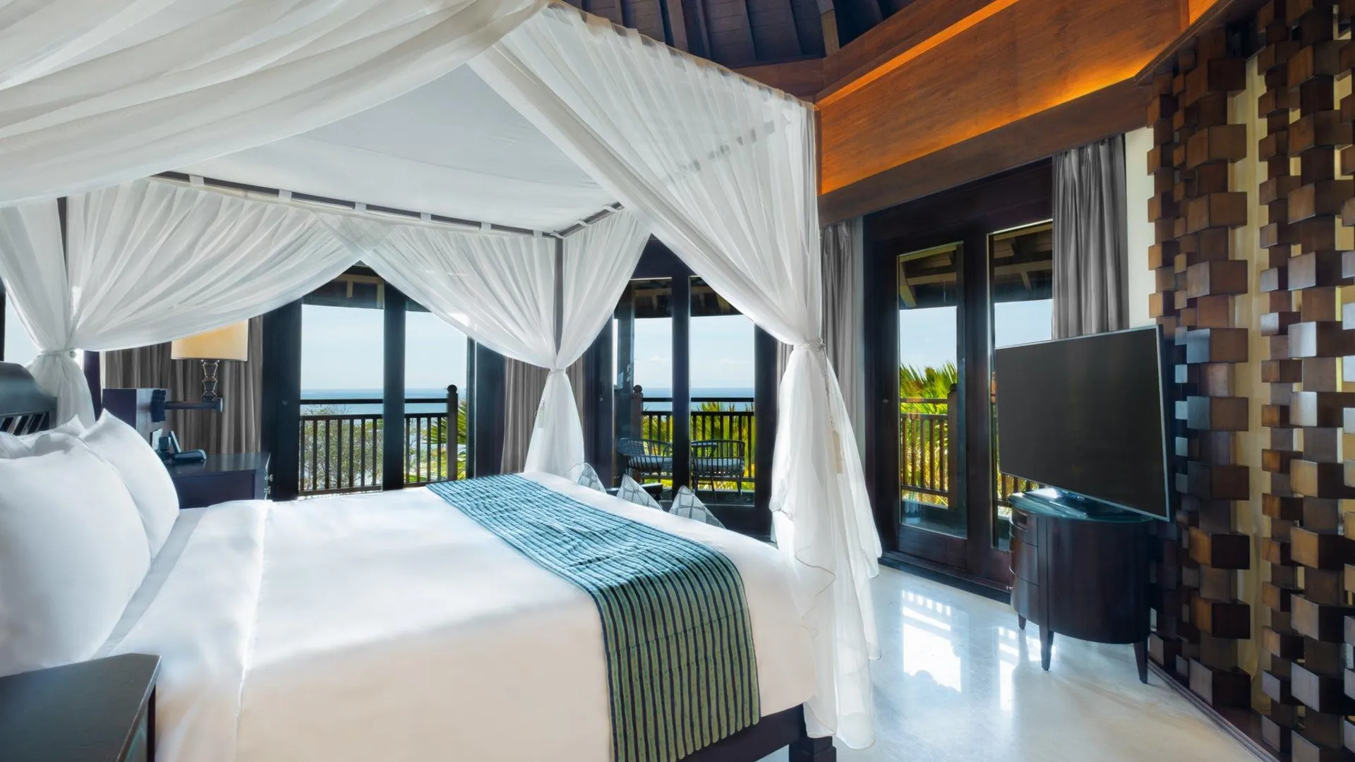 발리 홀리데이 인 리조트 발리 누사두아 바이 IHG 5성급 호텔 스위트룸