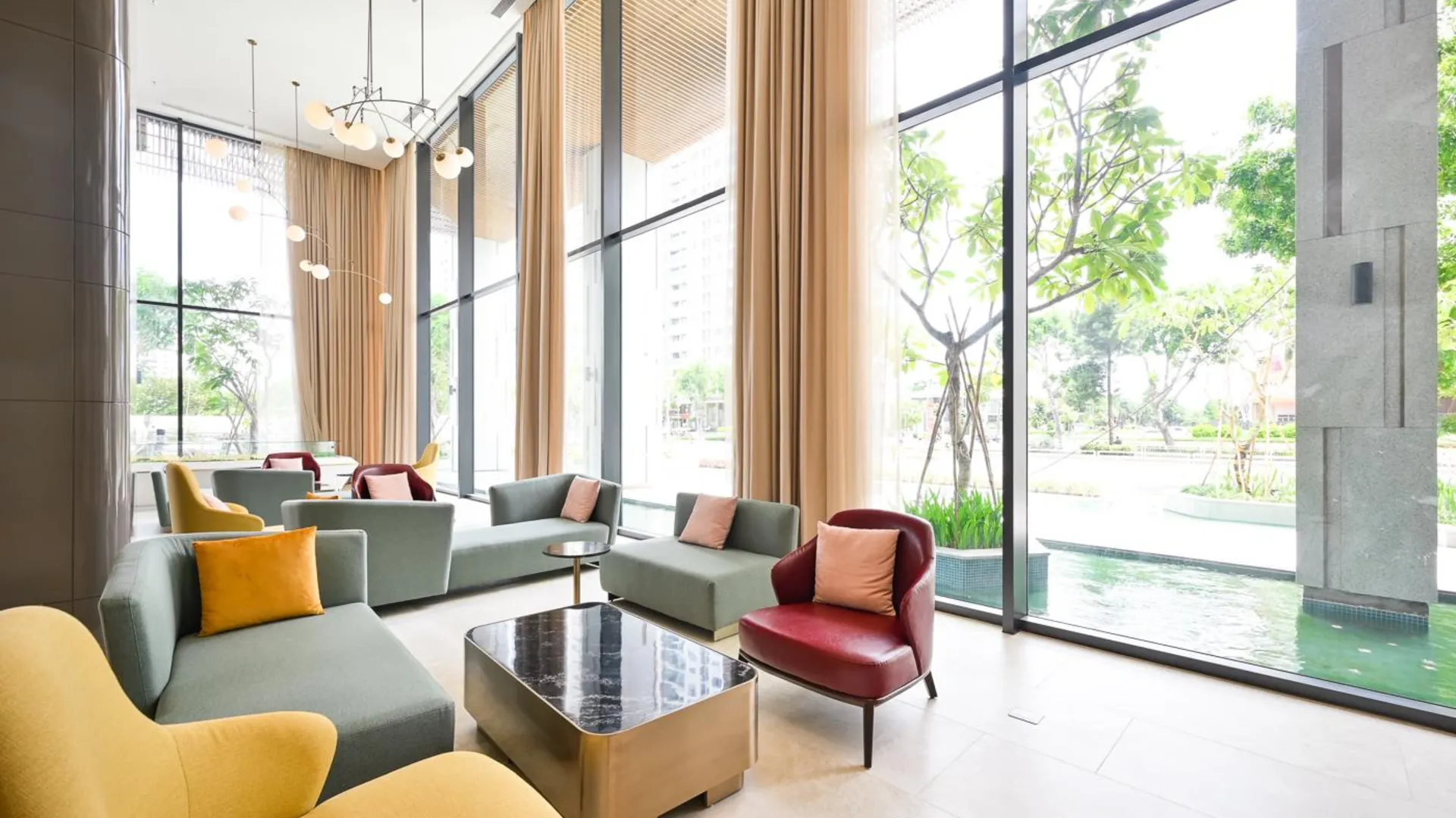 호치민 로얄 스테이트 - 디 아센티아 푸미흥 4성급 호텔 로비