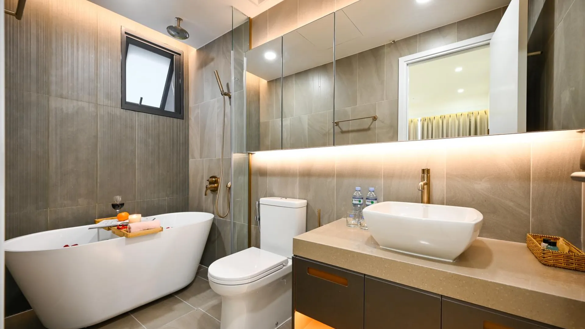 호치민 로얄 스테이트 - 디 아센티아 푸미흥 4성급 호텔 스위트룸