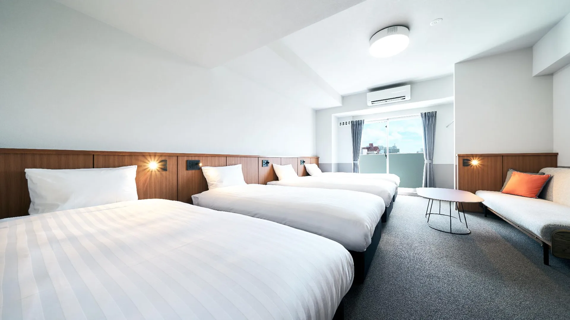 오키나와 본섬 라쿠텐 스테이 나하 야치문 스트리트 4성급 게스트하우스 스위트룸