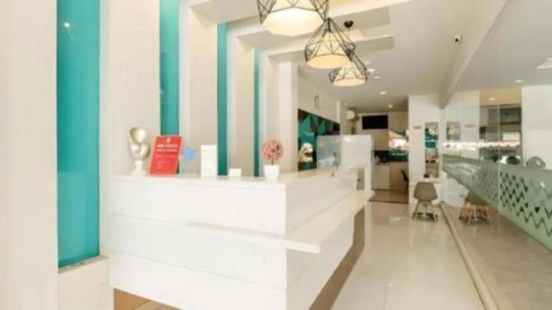 마카사르 마카사르 비치 인 2성급 호텔 로비