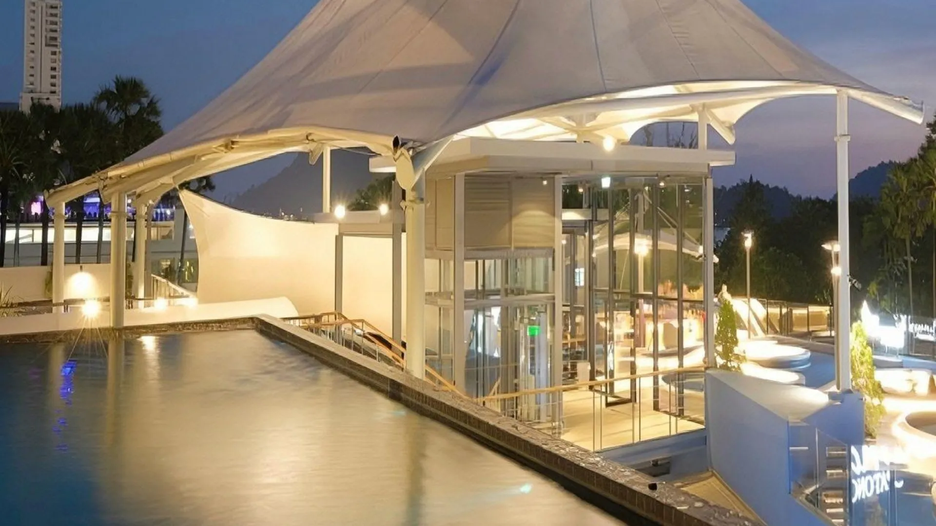 푸켓 비욘드 빠통 4성급 호텔 스위트룸