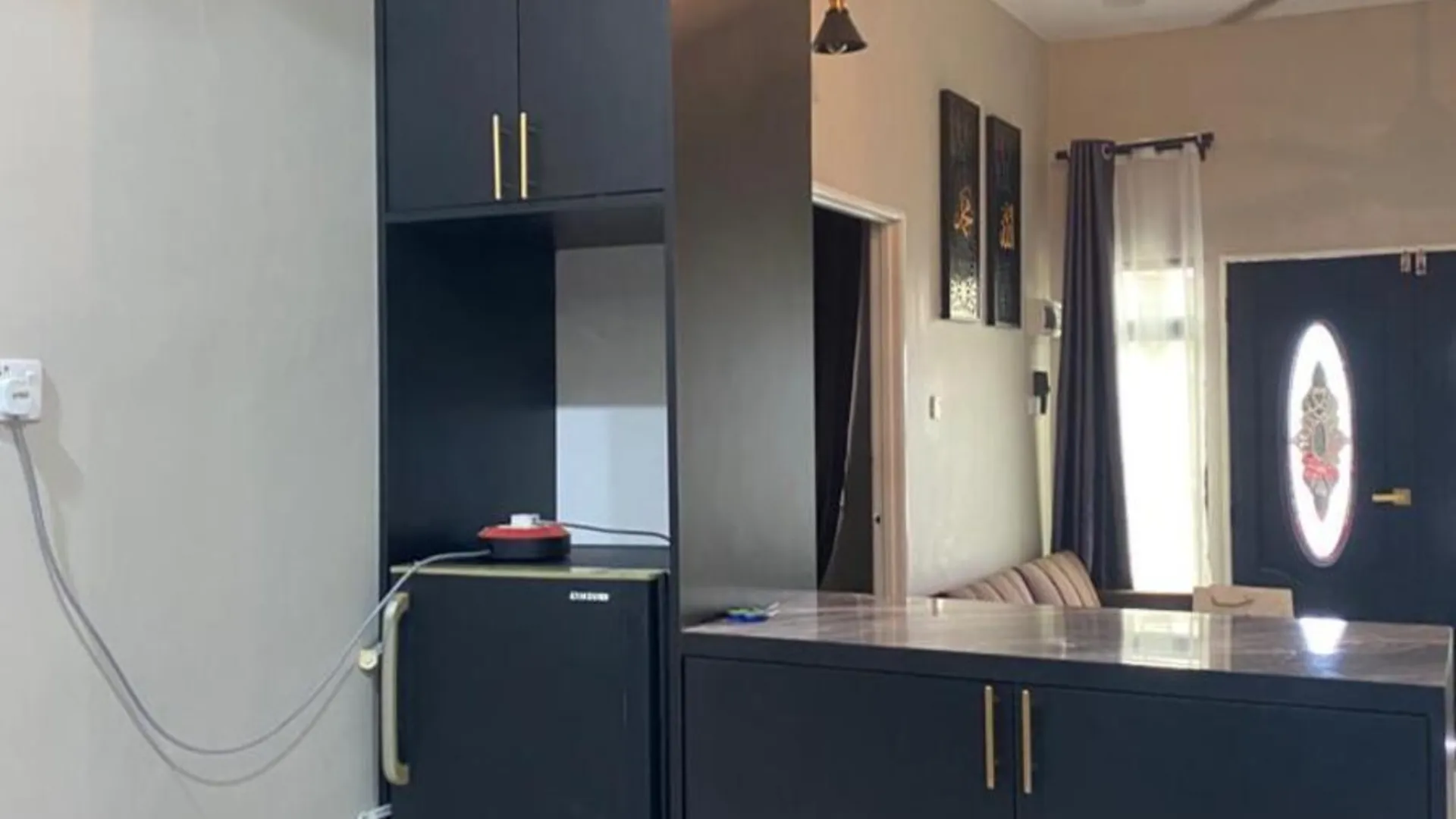 쿠알라 리피스 타만 네가라의 프라이빗 하우스 (1000m², 침실 3개, 프라이빗 욕실 1개) 2성급 싱글룸 외관