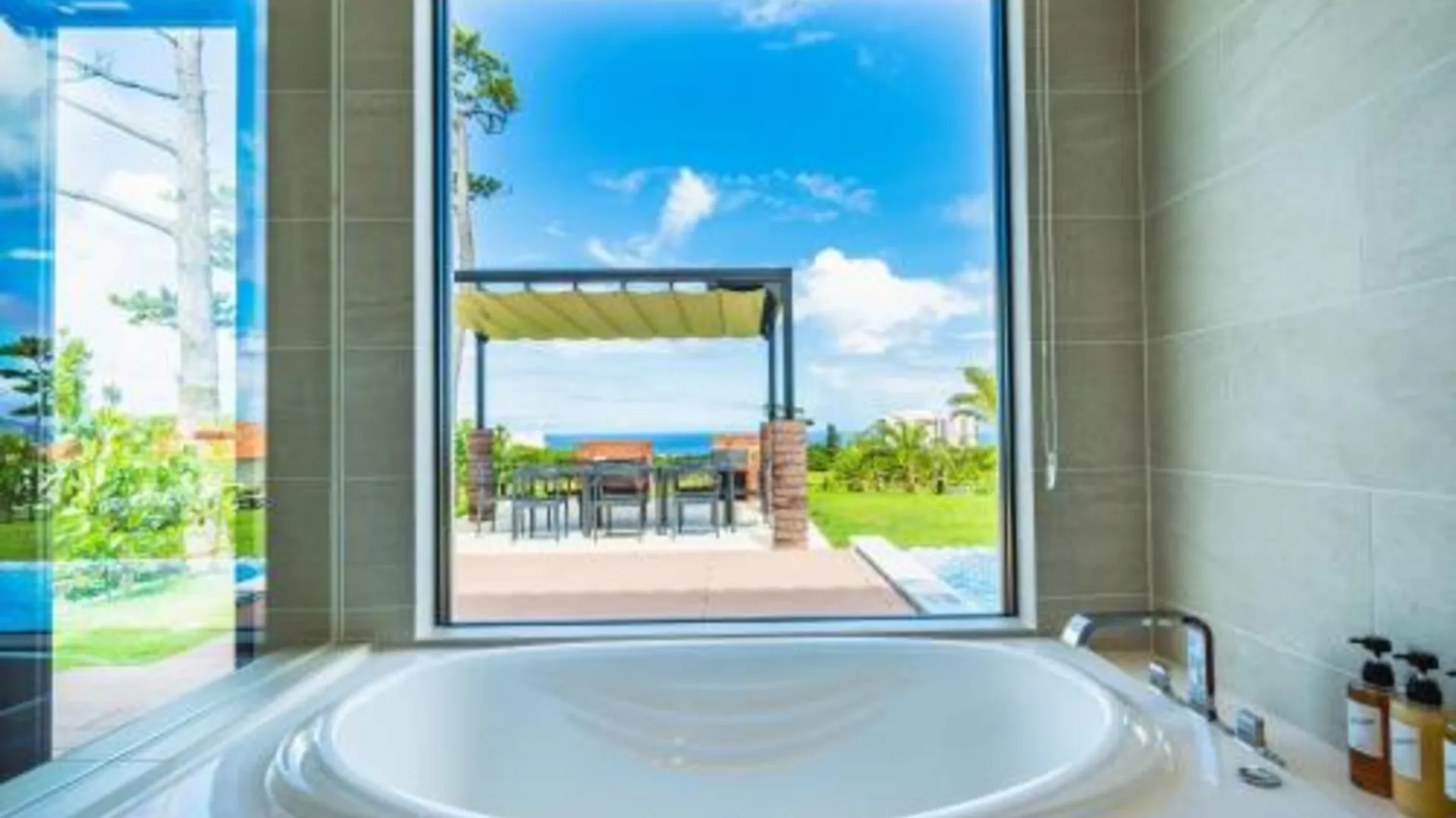 오키나와 본섬 카네히데 키세 컨트리 클럽 4성급 호텔 로비