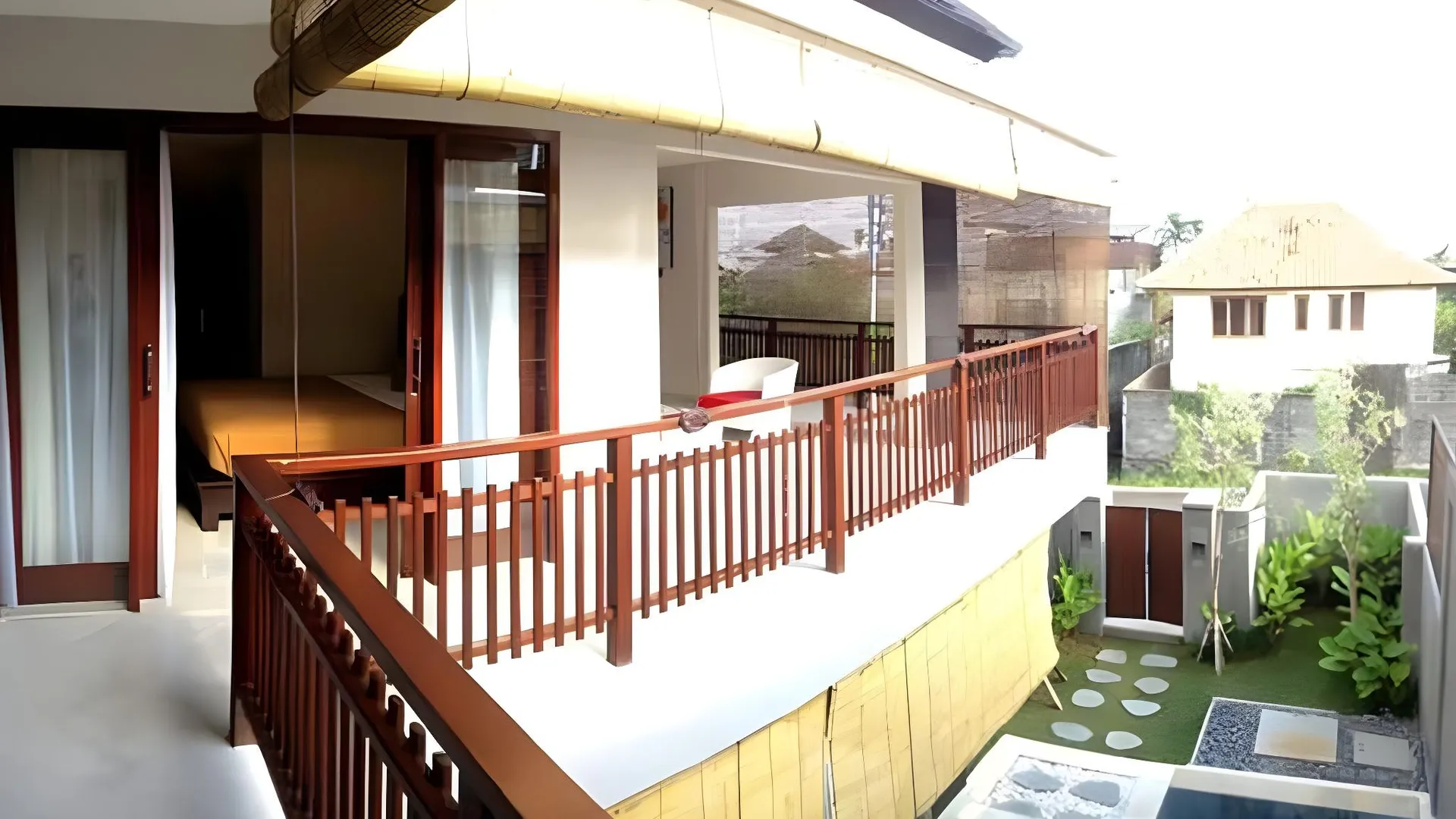 발리 빌라 로베초 에코 비치 5성급 게스트하우스 수영장