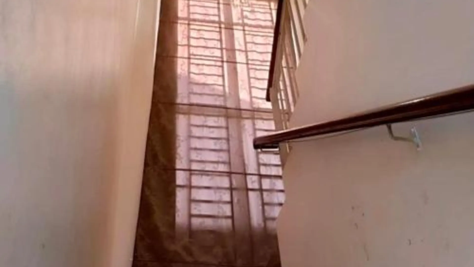 알로스타 / 알로르세타르 케팔라 바타스의 프라이빗 하우스 (100m², 침실 4개, 프라이빗 욕실 3개) 3성급 게스트하우스 스위트룸