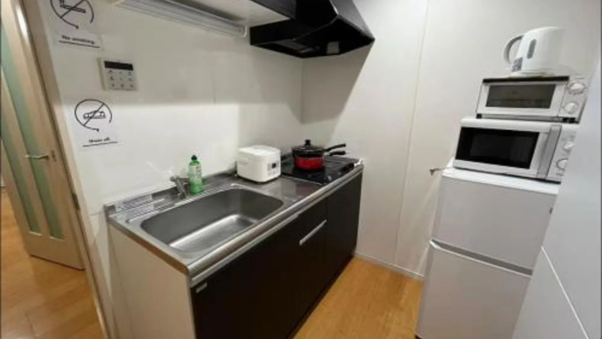 도쿄 / 동경 Takarajima 寶島 2Ｆ 3성급 싱글룸 외관