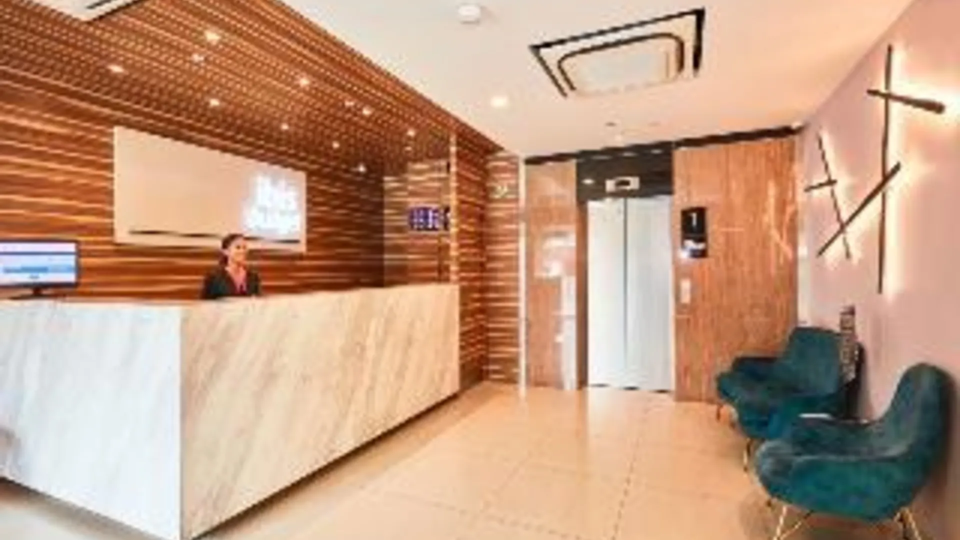 싱가포르 Fragrance Hotel - Crystal 2성급 호텔 외관