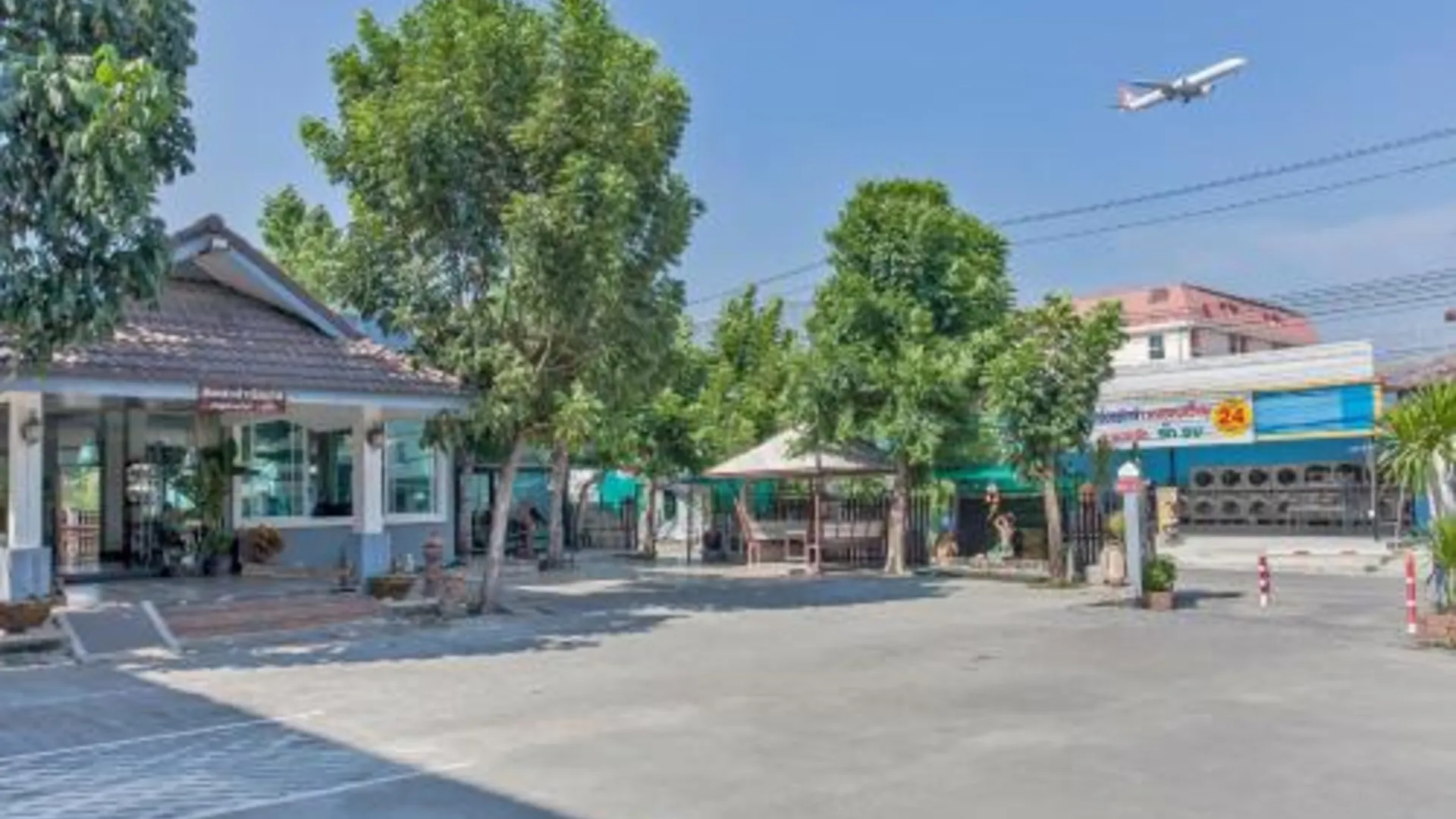 방콕 Cozzi by Grand Airport Resort 3성급 호텔 수영장