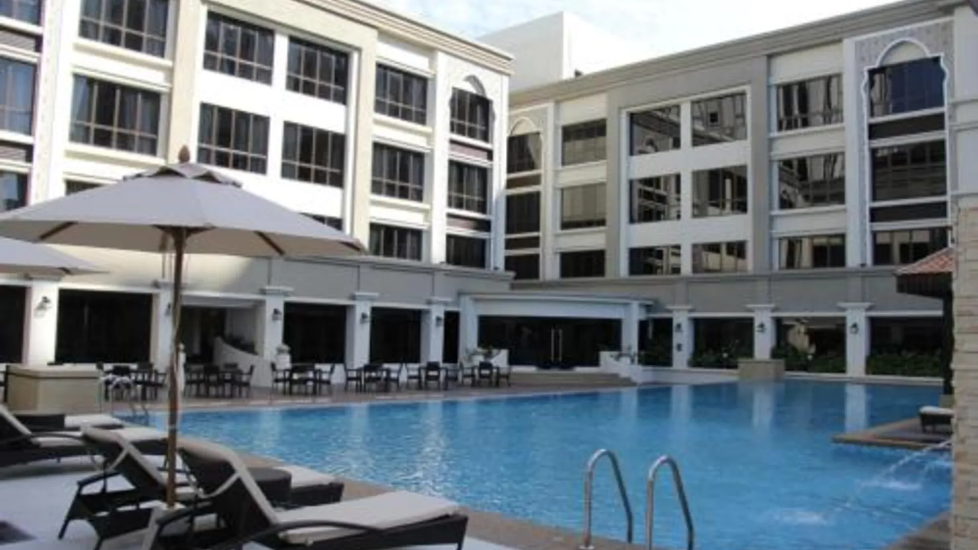 코타바루 페르다나 코타 바루 4성급 호텔 수영장