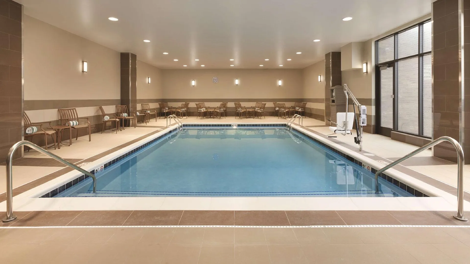 노스 캔톤 (OH) Embassy Suites by Hilton Akron Canton Airport 4성급 호텔 레스토랑