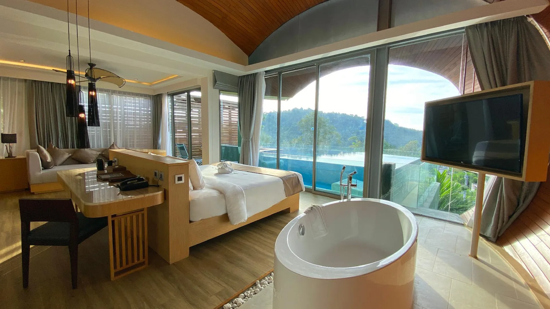 푸켓 크레스트 리조트 앤 풀 빌라스 5성급 호텔 스위트룸