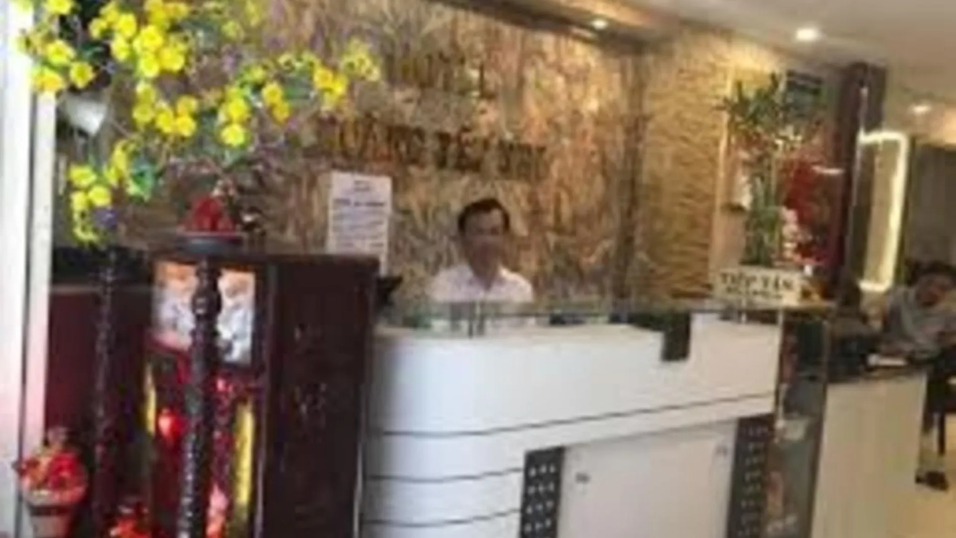 호치민 호앙옌니 호텔 1성급 호텔 외관