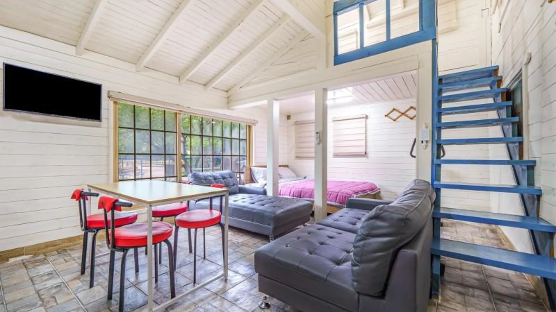 가평 가평 화악산통나무펜션&캠핑장 2성급 게스트하우스 로비