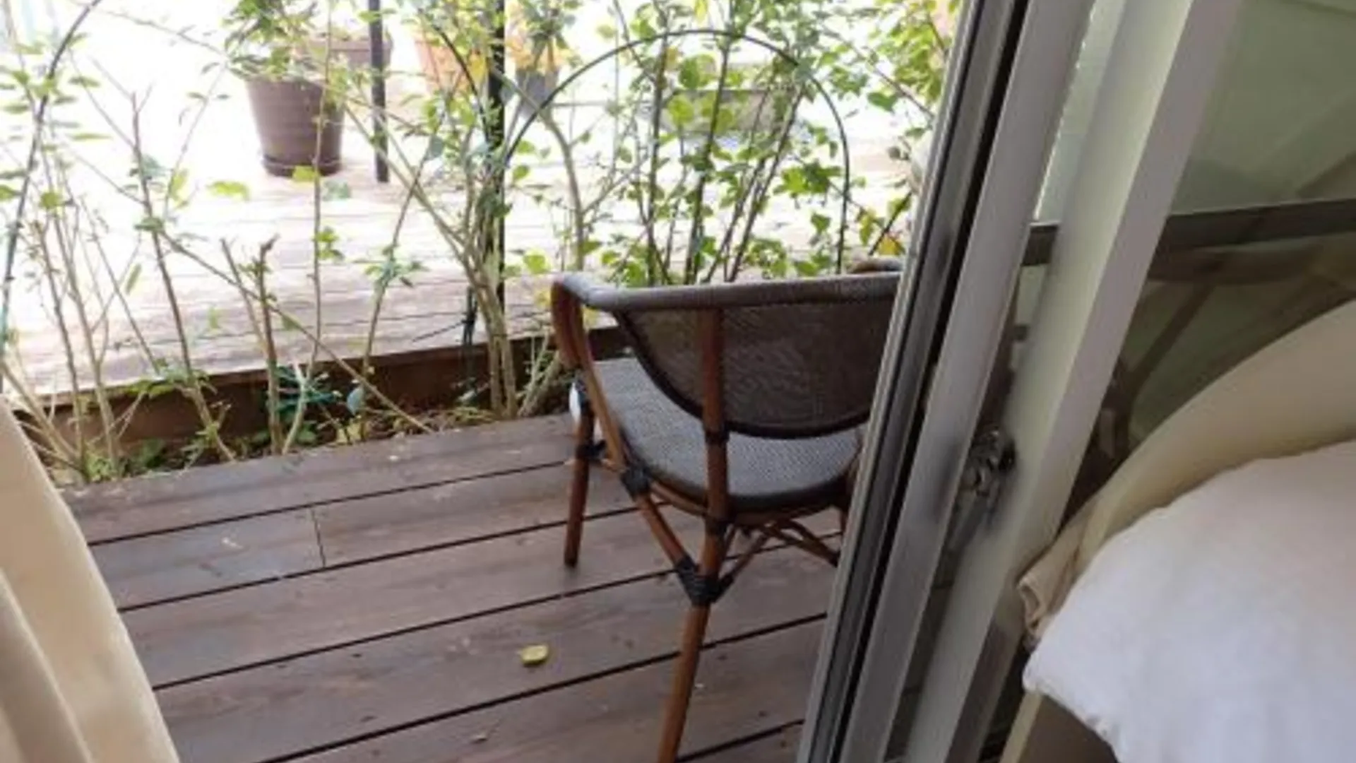 오키나와 본섬 ルナテッラセ 3성급 호텔 외관