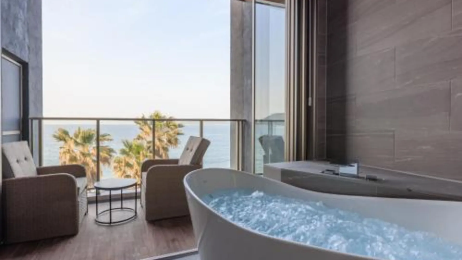 후쿠오카 Alba HOTEL & Glamping 4성급 호텔 로비