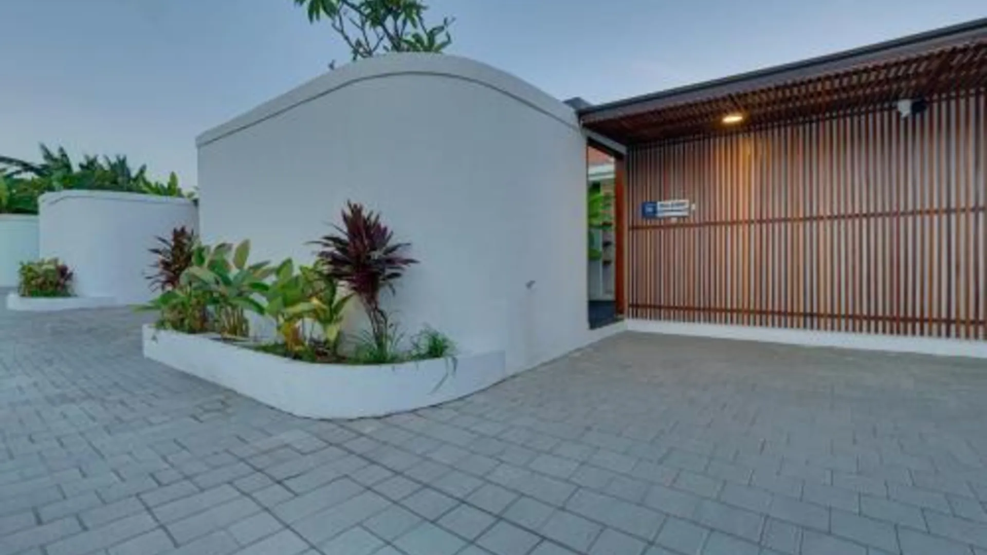 발리 Elegant 1BR Villa Jasmine LaLuxe A11 Sanur 4성급 싱글룸 레스토랑