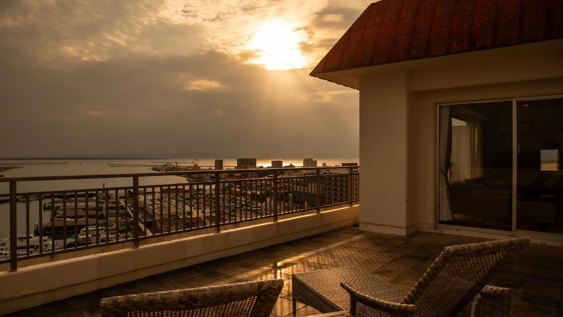 이시가키 이시가키지마 호텔 이스트 씨 3성급 호텔 로비