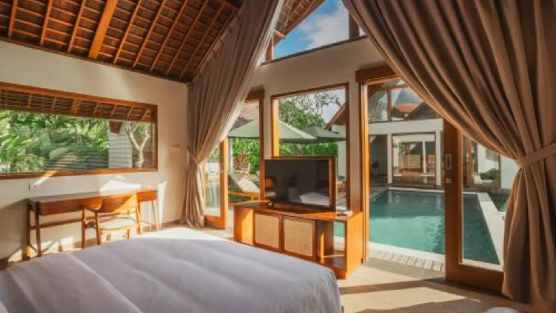 발리 아르파나 럭셔리 프라이빗 풀 빌라 4성급 호텔 스위트룸