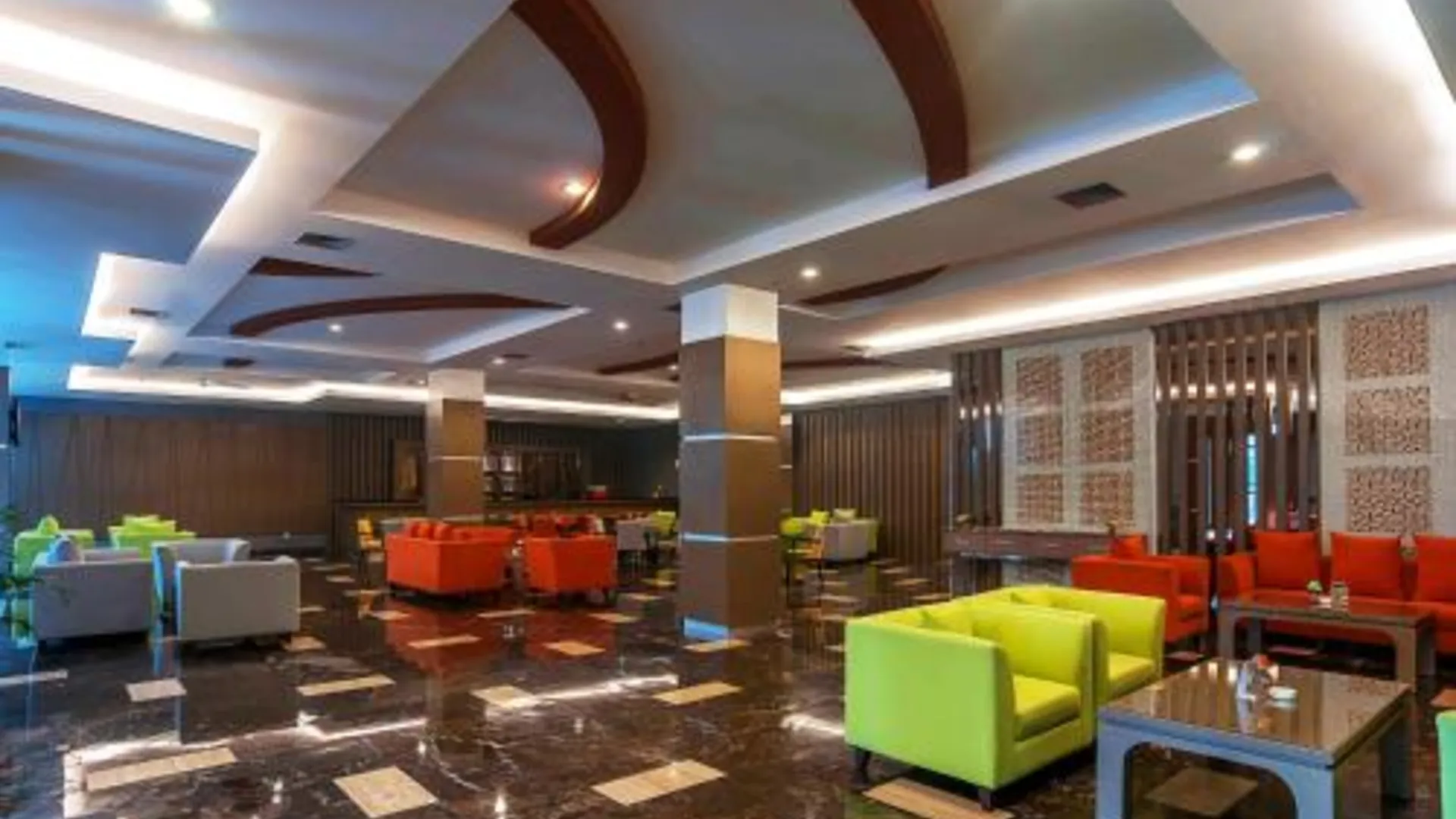 마카사르 달턴 호텔 마카사르 3성급 호텔 외관