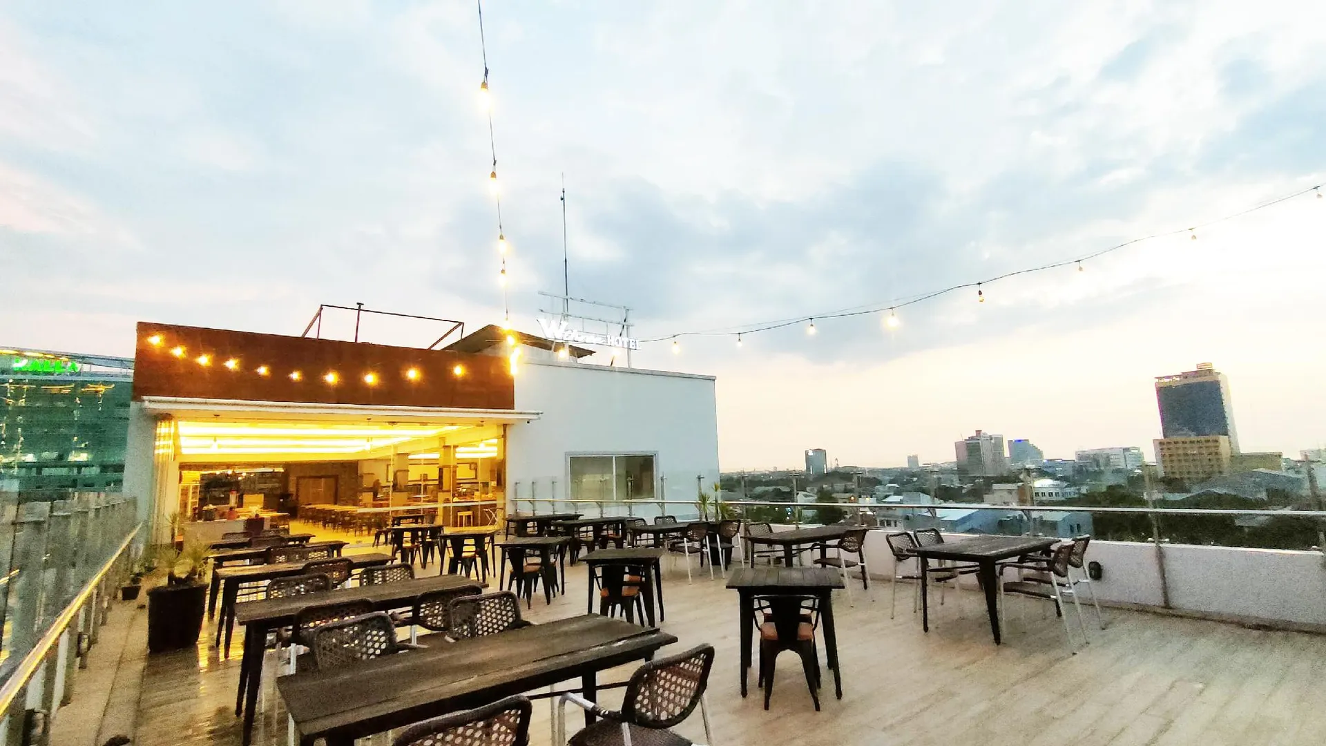 마카사르 W쓰리 프리미어 호텔 3성급 호텔 로비