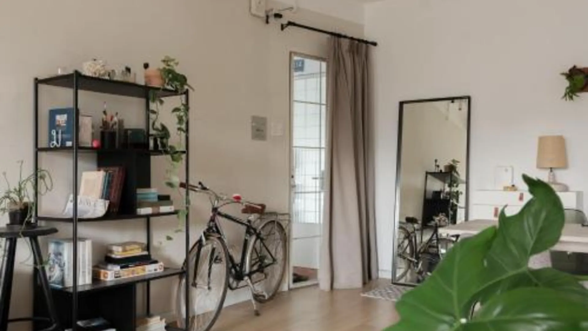 호치민 675apt 2성급 싱글룸 객실