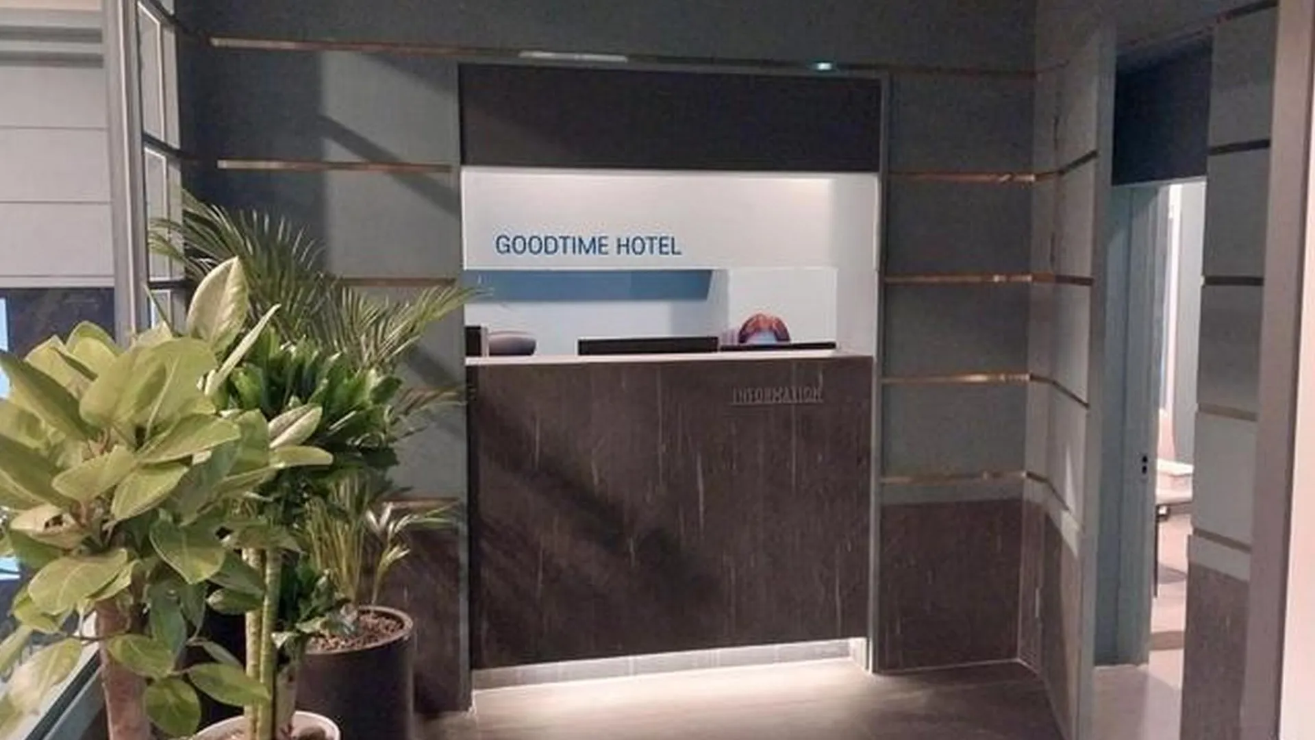 서울 신촌 굿타임 1성급 호텔 로비