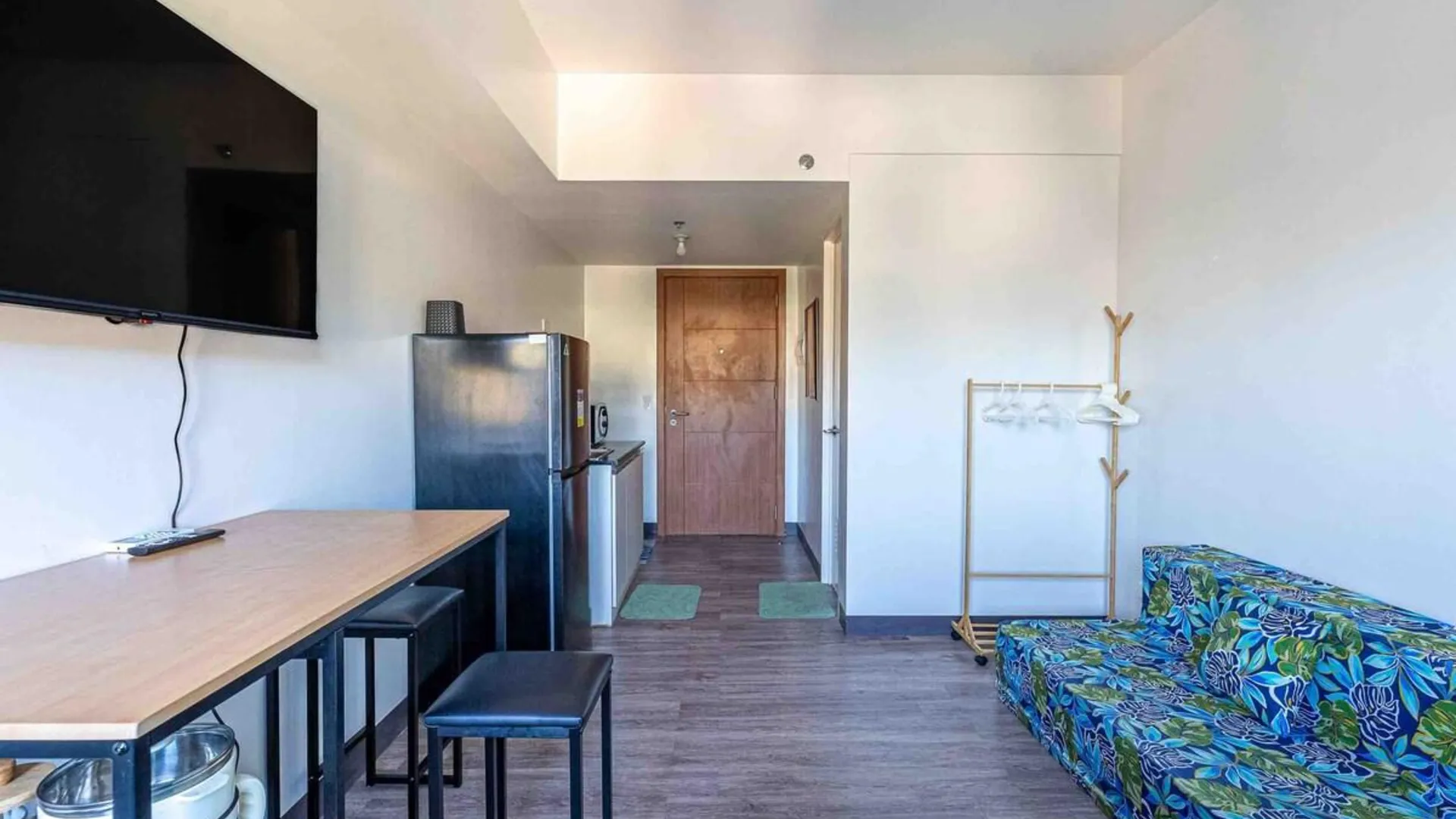 세부 Condo • WIFI up to 100mbps • Pool • Netflix&Chill 2성급 게스트하우스 스위트룸