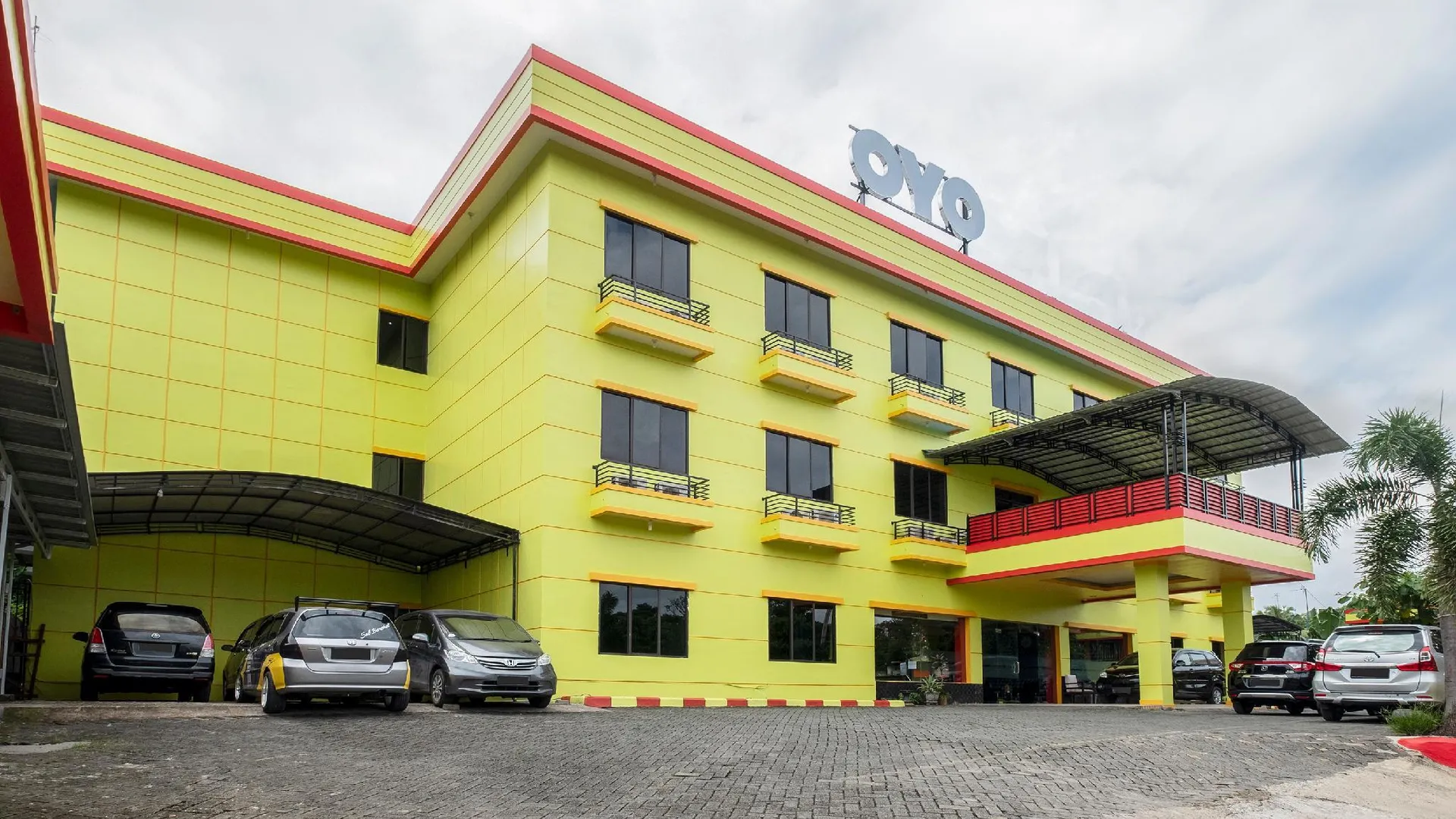 마카사르 오요 329 호텔 다르마 누산타라 2 2성급 호텔 객실