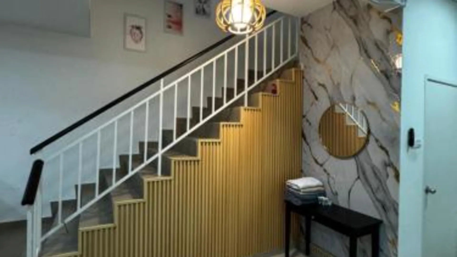 말라카 아에르 크로의 프라이빗 하우스 (1760m², 침실 4개, 프라이빗 욕실 3개) 2성급 게스트하우스 스위트룸