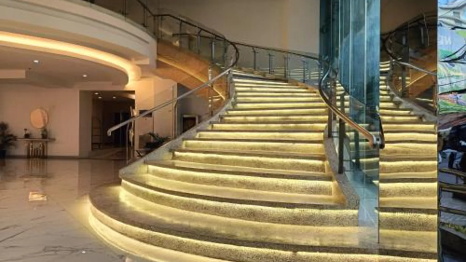 세부 골든 피크 호텔 앤 스위트 파워드 바이 코코텔 3성급 호텔 수영장