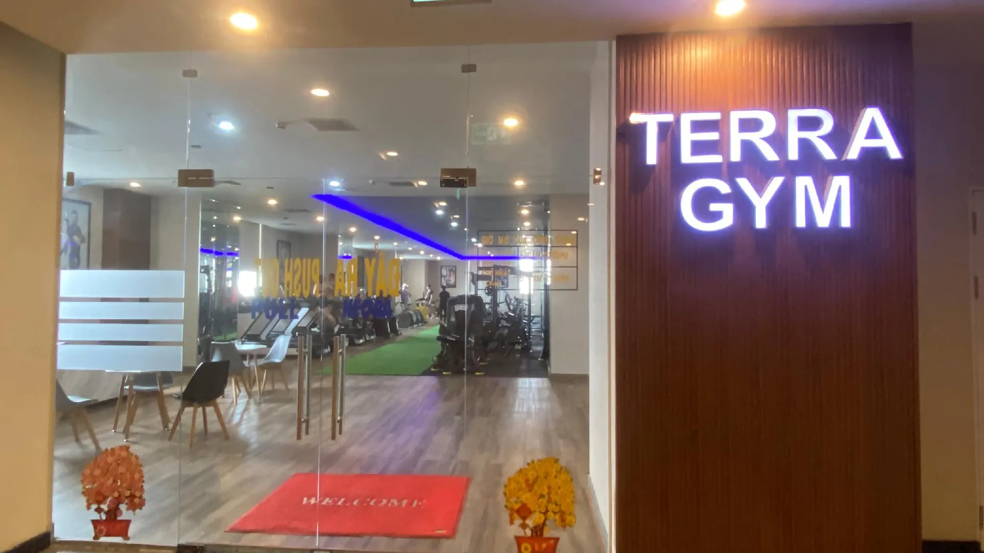 호치민 3군의 아파트먼트 (90m², 침실 2개, 프라이빗 욕실 1개) 4성급 싱글룸 부대시설