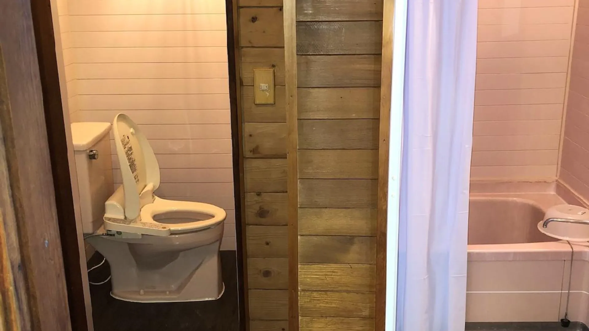 오키나와 본섬 나고의 프라이빗 하우스 (10m², 침실 1개, 프라이빗 욕실 1개) 2성급 싱글룸 레스토랑