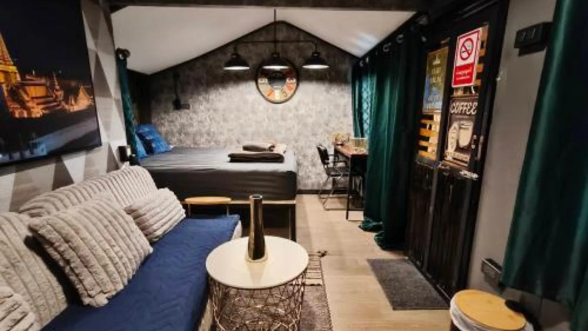 방콕 Do Dee cafe 3성급 호텔 스위트룸