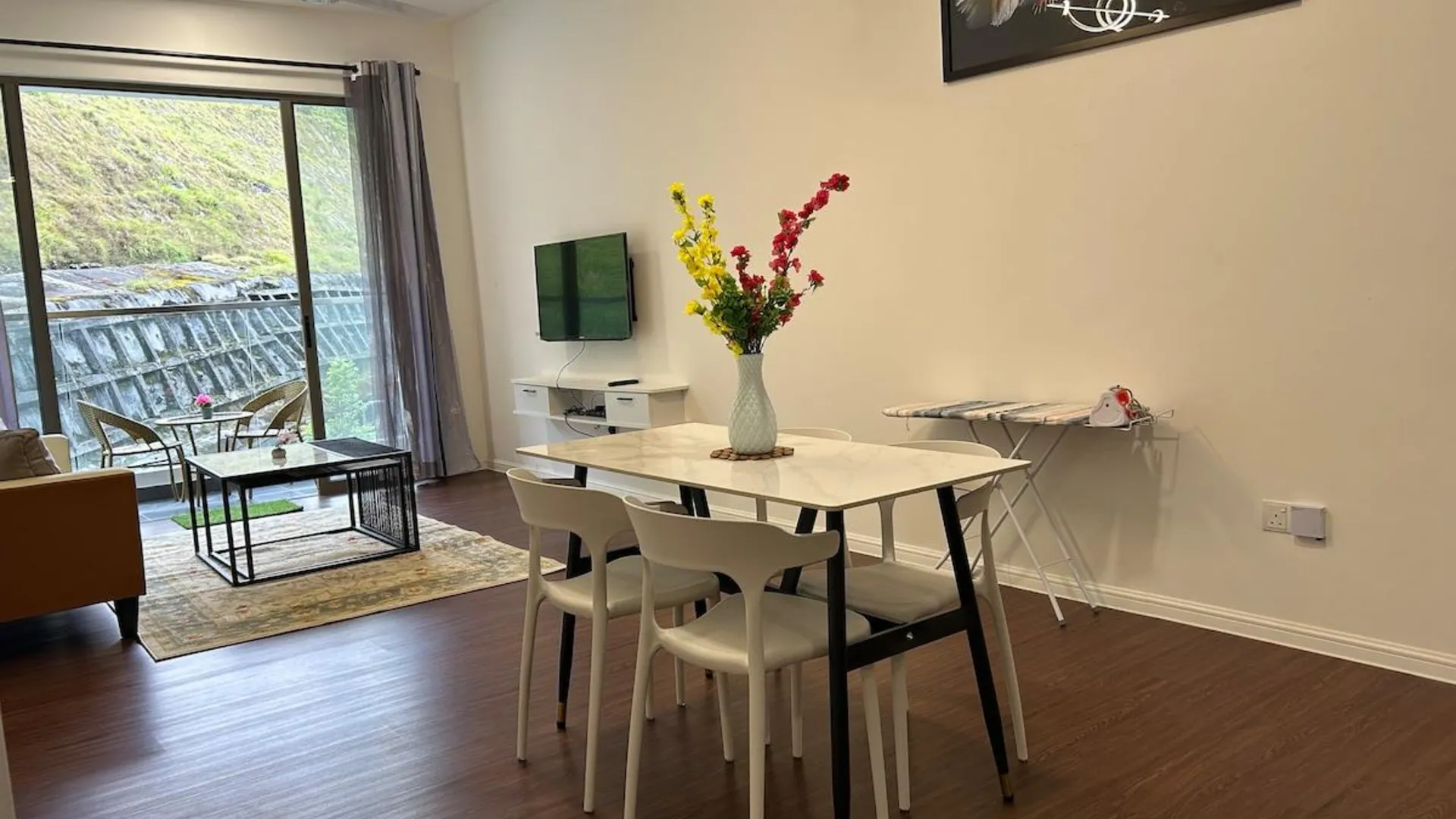 카메론 하일랜즈 브린창의 프라이빗 하우스 (m², 침실 3개, 프라이빗 욕실 2개) 2성급 싱글룸 레스토랑