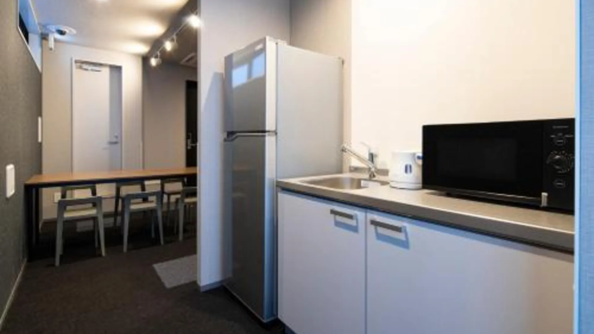 오사카 이마노 오사카 신사이바시 호스텔 2성급 호텔 수영장