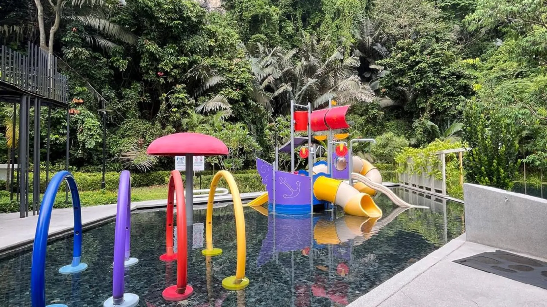 이포 탐분의 아파트먼트 (85m², 침실 3개, 프라이빗 욕실 2개) 4성급 싱글룸 레스토랑