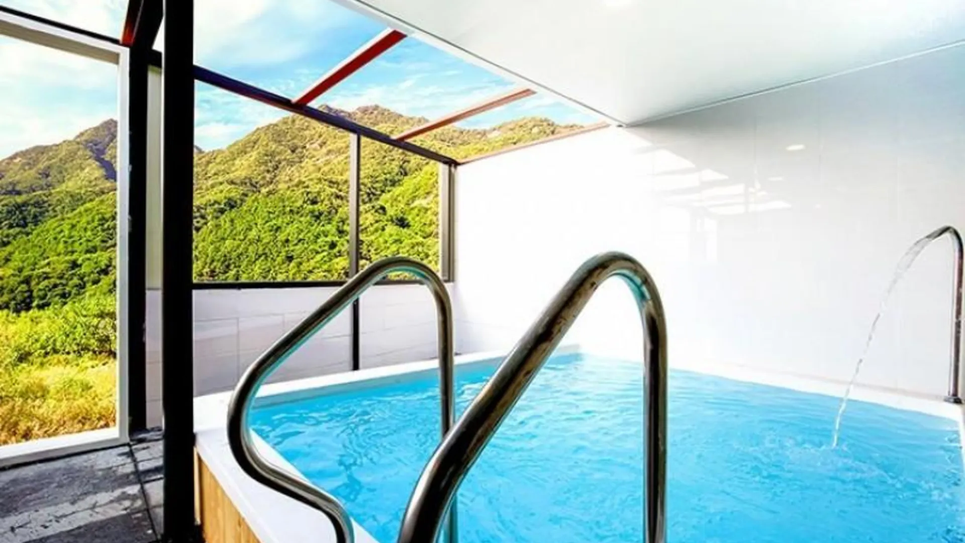 울산 울산 클럽33풀빌라 2성급 게스트하우스 로비