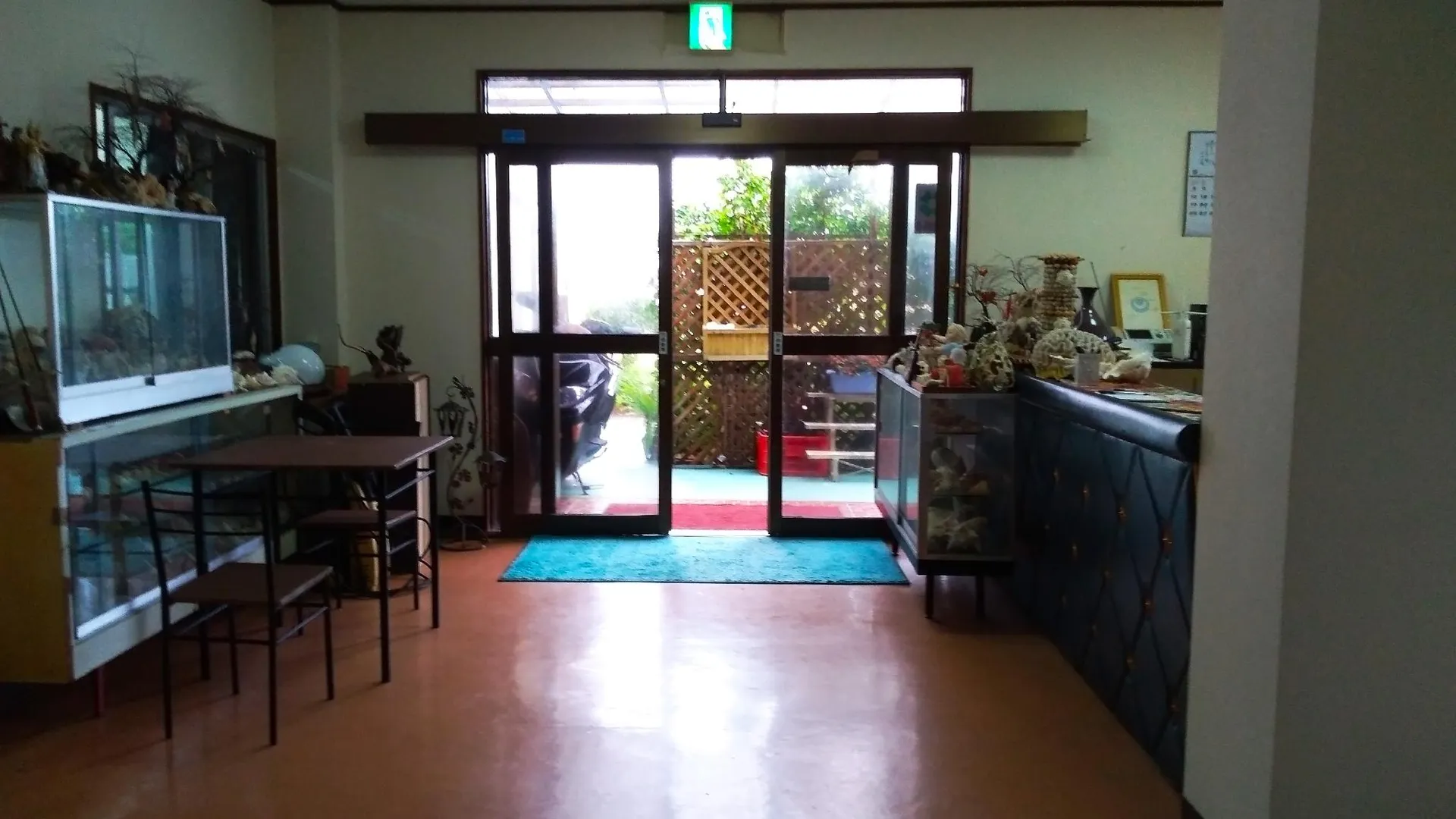 오키나와 본섬 호텔 헨자 2성급 호텔 외관