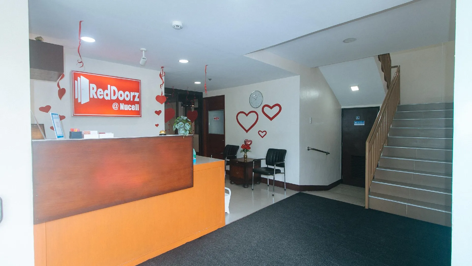 세부 레드도어즈 앳 누셀 1성급 호텔 수영장