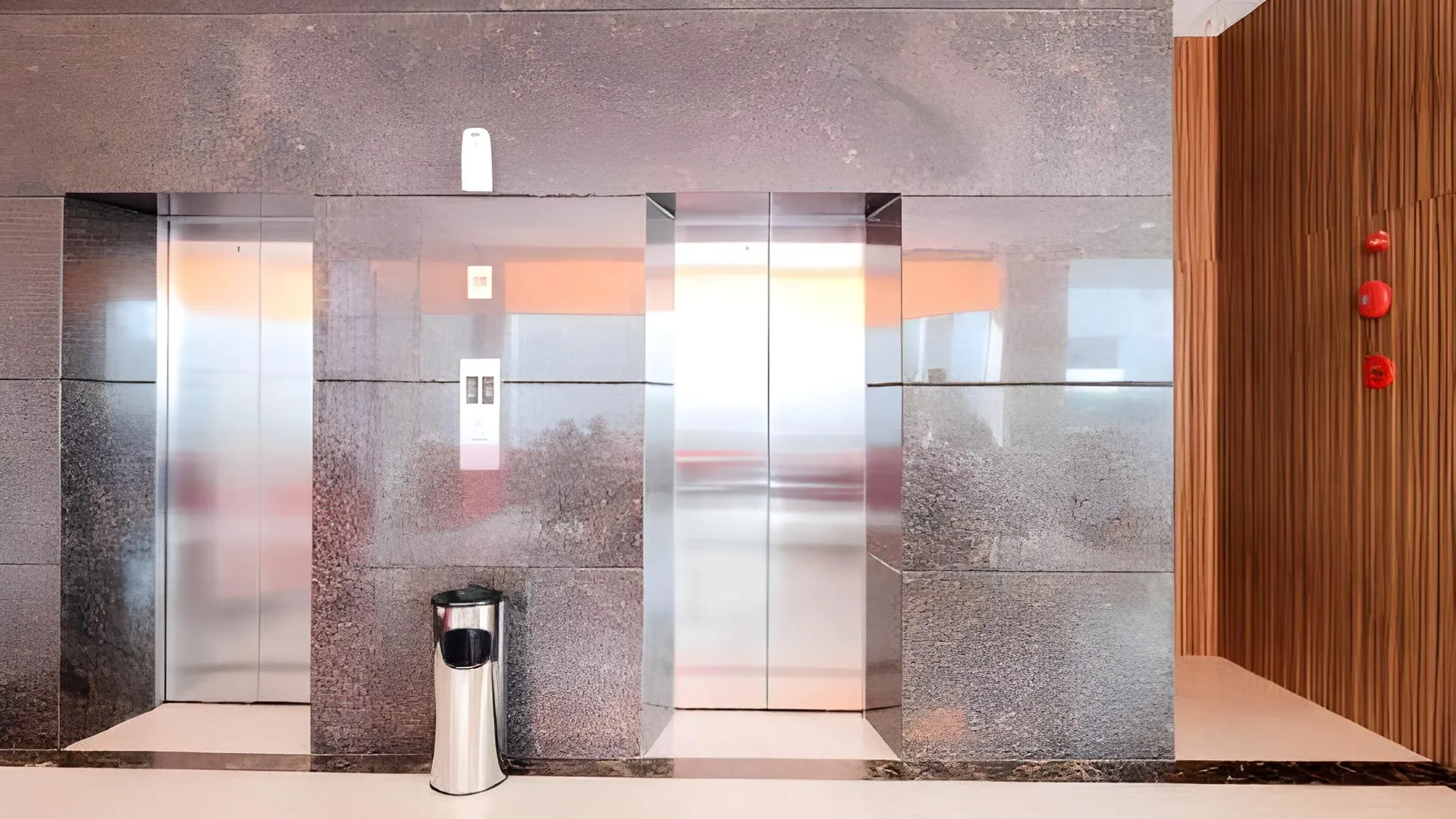 마카사르 Tree Hotel 3성급 호텔 레스토랑