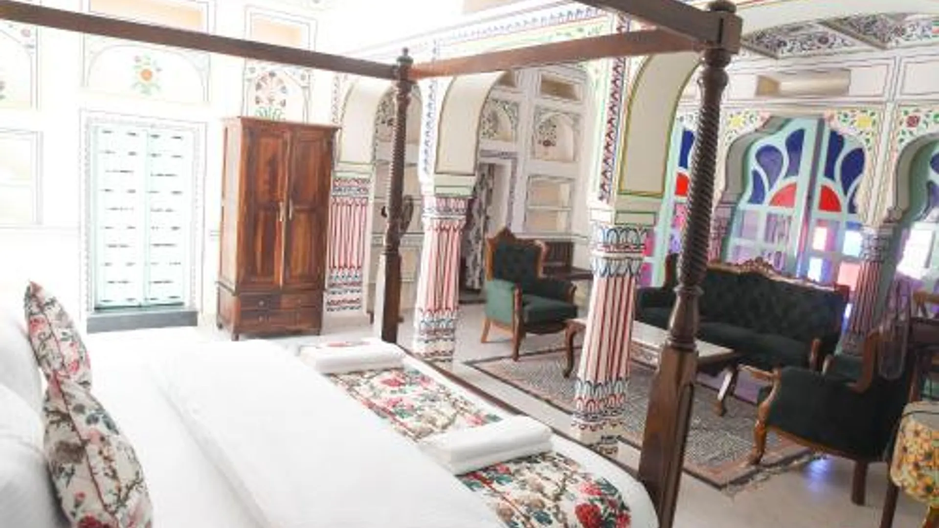 푸쉬카르 호텔 코티 푸쉬카르 4성급 호텔 스위트룸