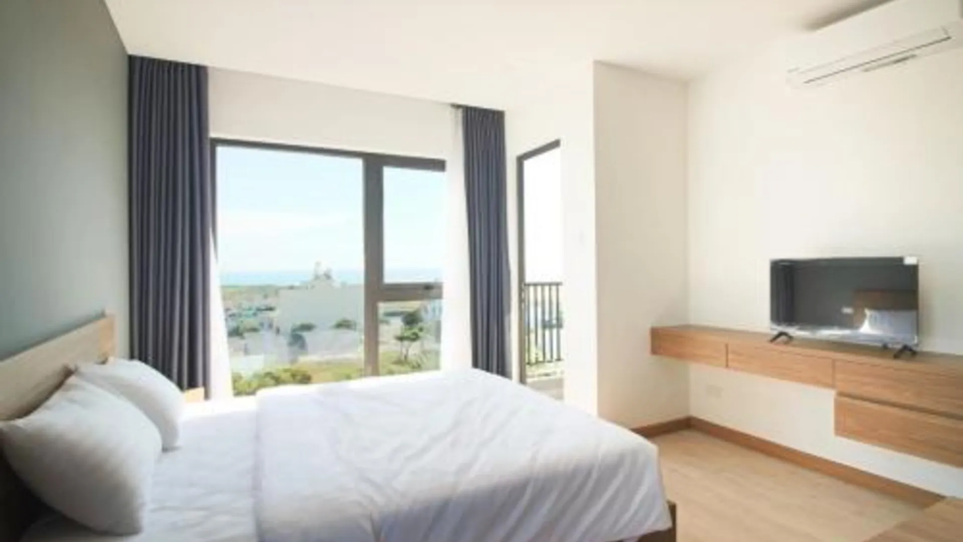 다낭 LaLa Apartment and Hotel 4성급 게스트하우스 수영장