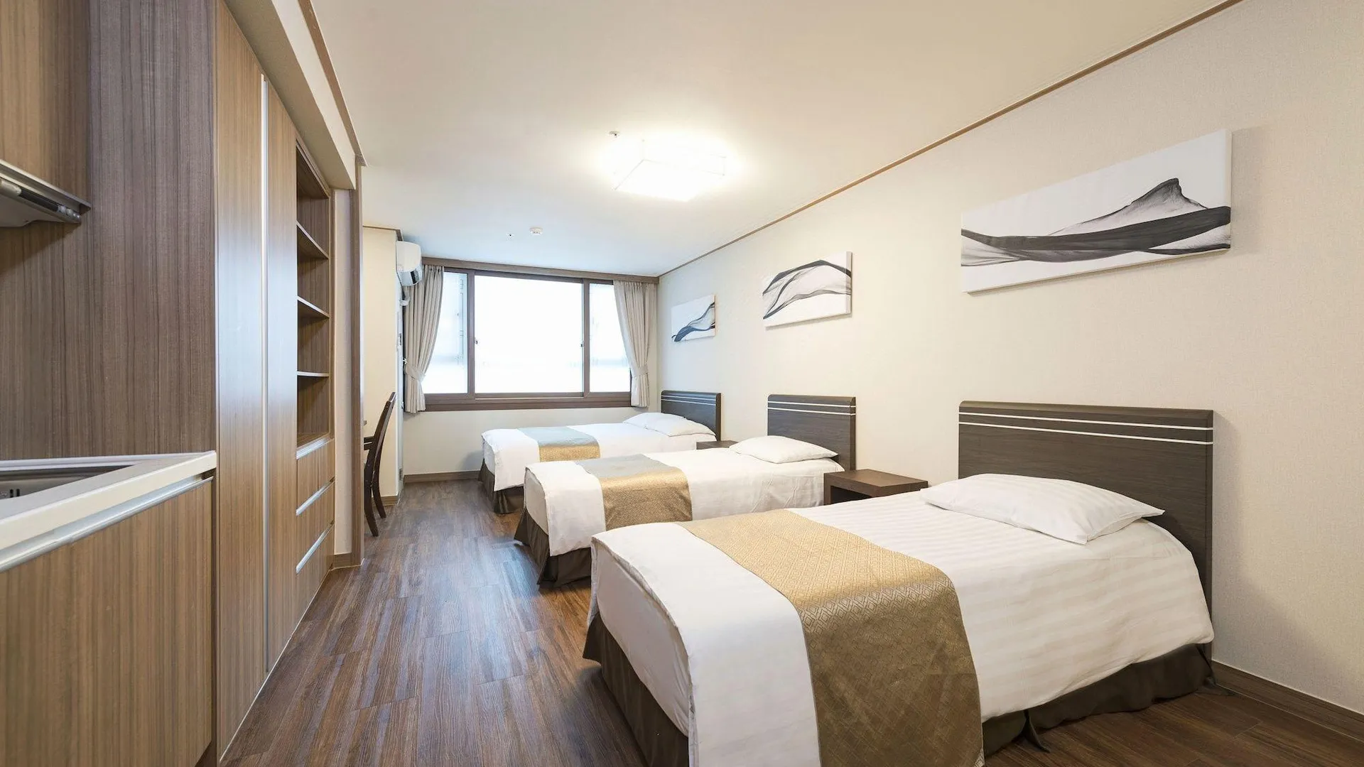 서울 웨스턴 코업 호텔 앤 레지던스 동대문 3성급 호텔 스위트룸