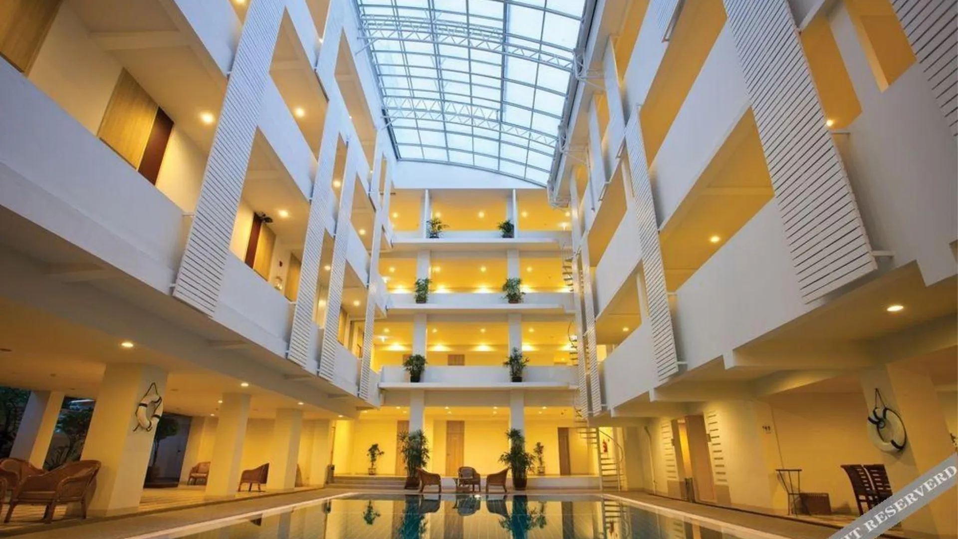 방콕 트랑 호텔 방콕 3성급 호텔 스위트룸