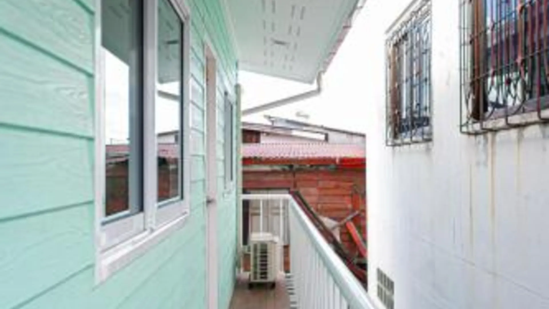 방콕 카오산의 프라이빗 하우스 (55m², 침실 2개, 프라이빗 욕실 1개) 4성급 게스트하우스 레스토랑