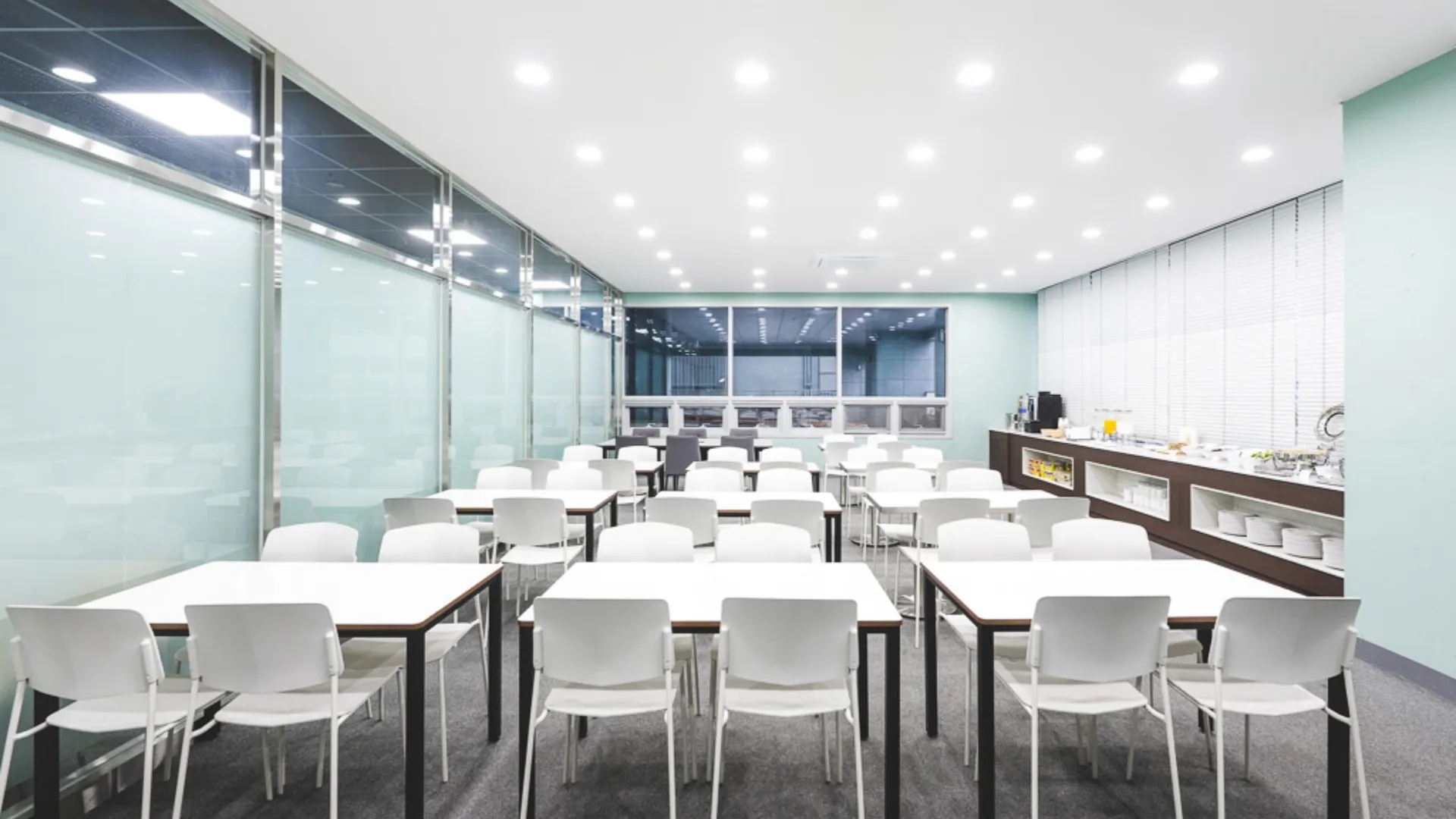 부산 엘모멘토 사상 호텔 수영장