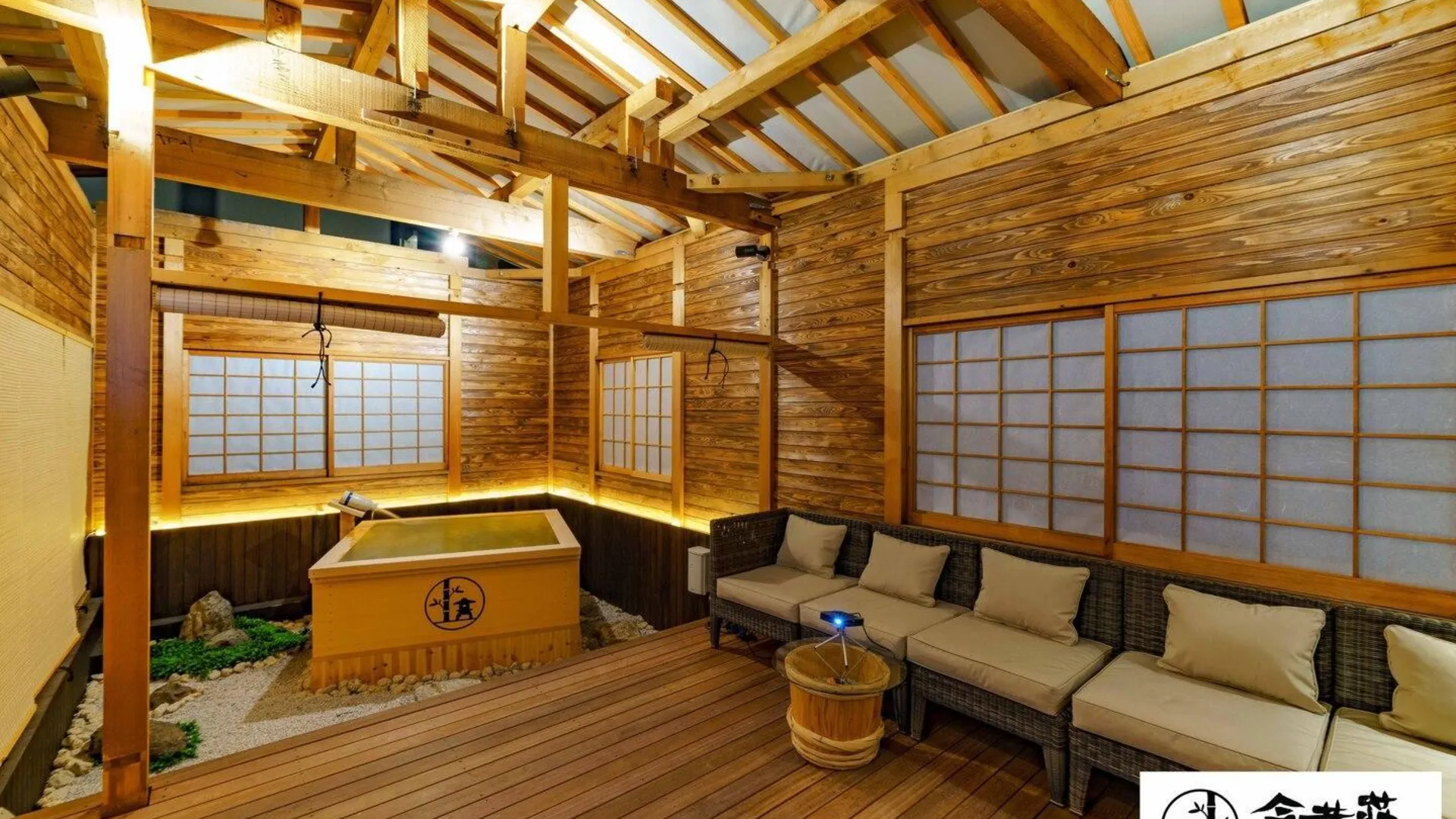 오사카 신사이바시의 프라이빗 하우스 (140m², 침실 4개, 프라이빗 욕실 2개) 4성급 게스트하우스 로비