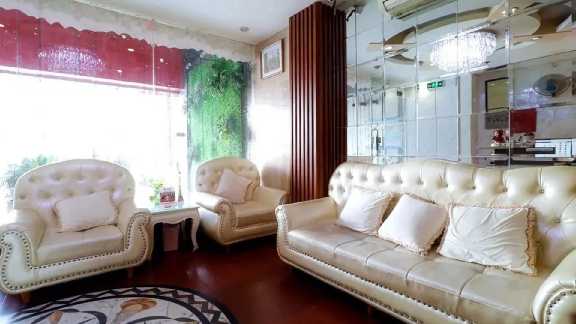 호치민 킴 둥 호텔 쩐 쾅 카이 2성급 호텔 외관